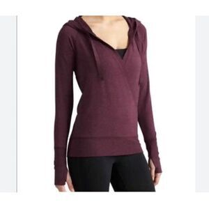 Athleta Inner Twist Hooded Top Long Sleeve Womens Size Large Eggplant Thumb Hole